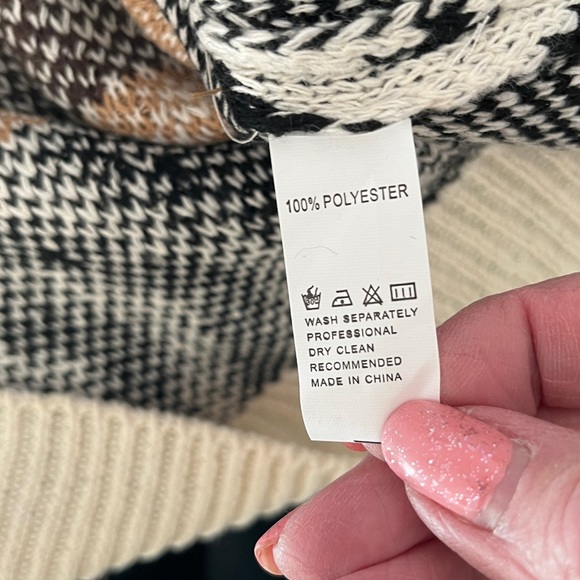 Sunday Up One Size Black and Cream Knit Sweater Cardigan NWOT - Picture 7 of 9